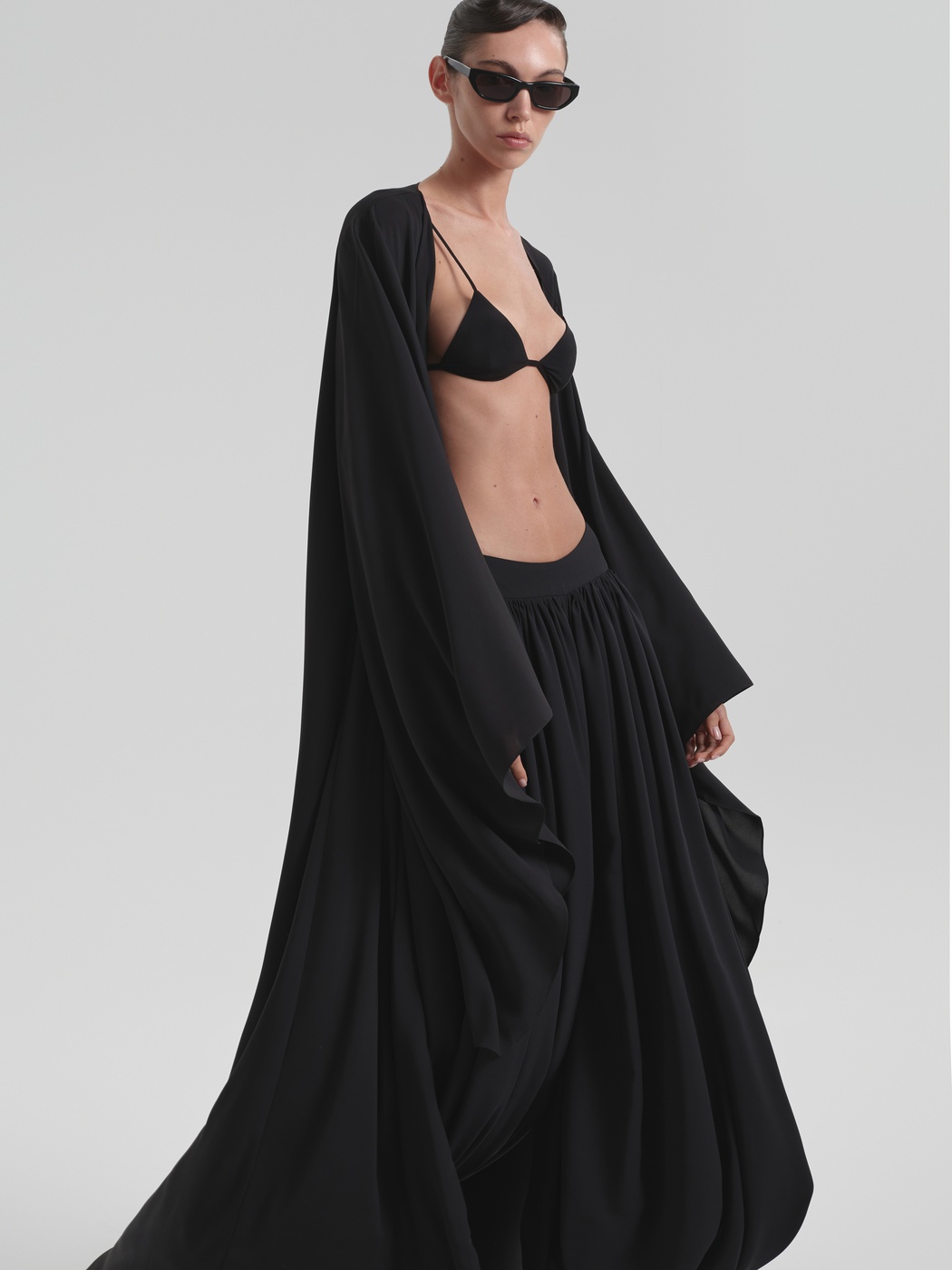 Aladdin-trousers made of flying fabric with an assembly